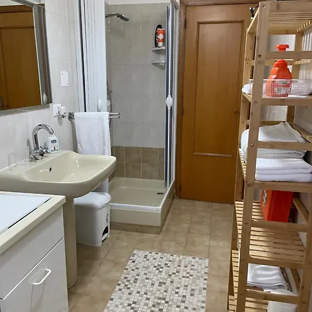 Apartment Da Iolanda - Casa Con Parcheggio, Vicino Al Centro - Max 6-8 Persone *