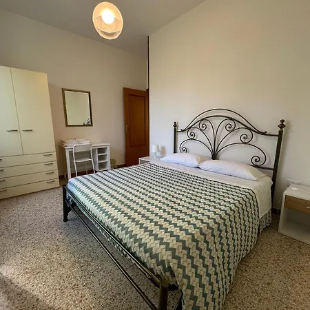Da Iolanda - Casa Con Parcheggio, Vicino Al Centro - Max 6-8 Persone *